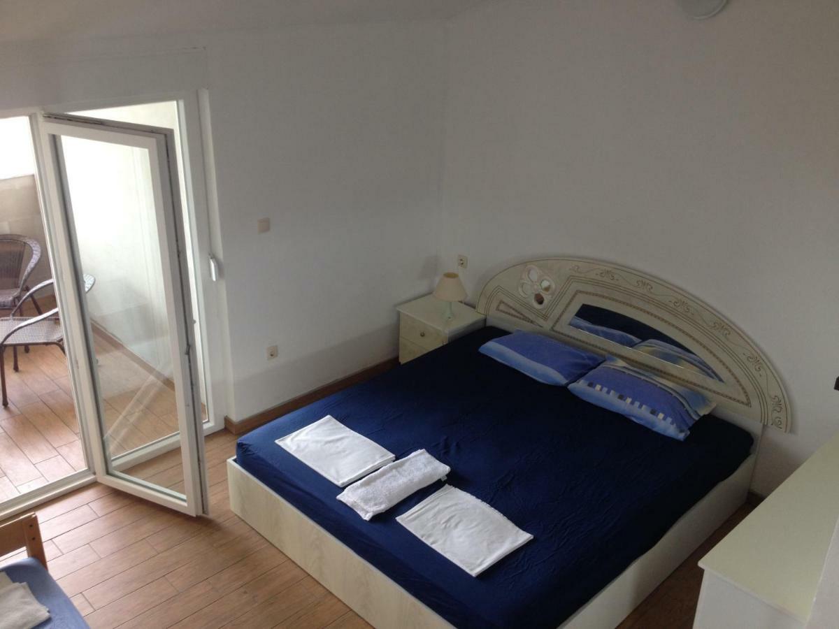 Apartments Dubravka Pirovac Pokoj fotografie